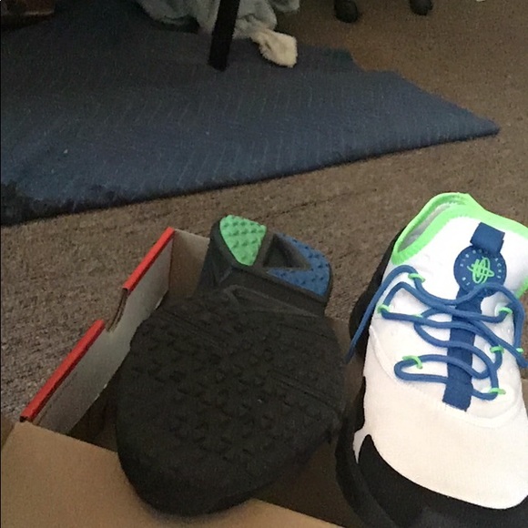 Huarache by Nike - Picture 2 of 3